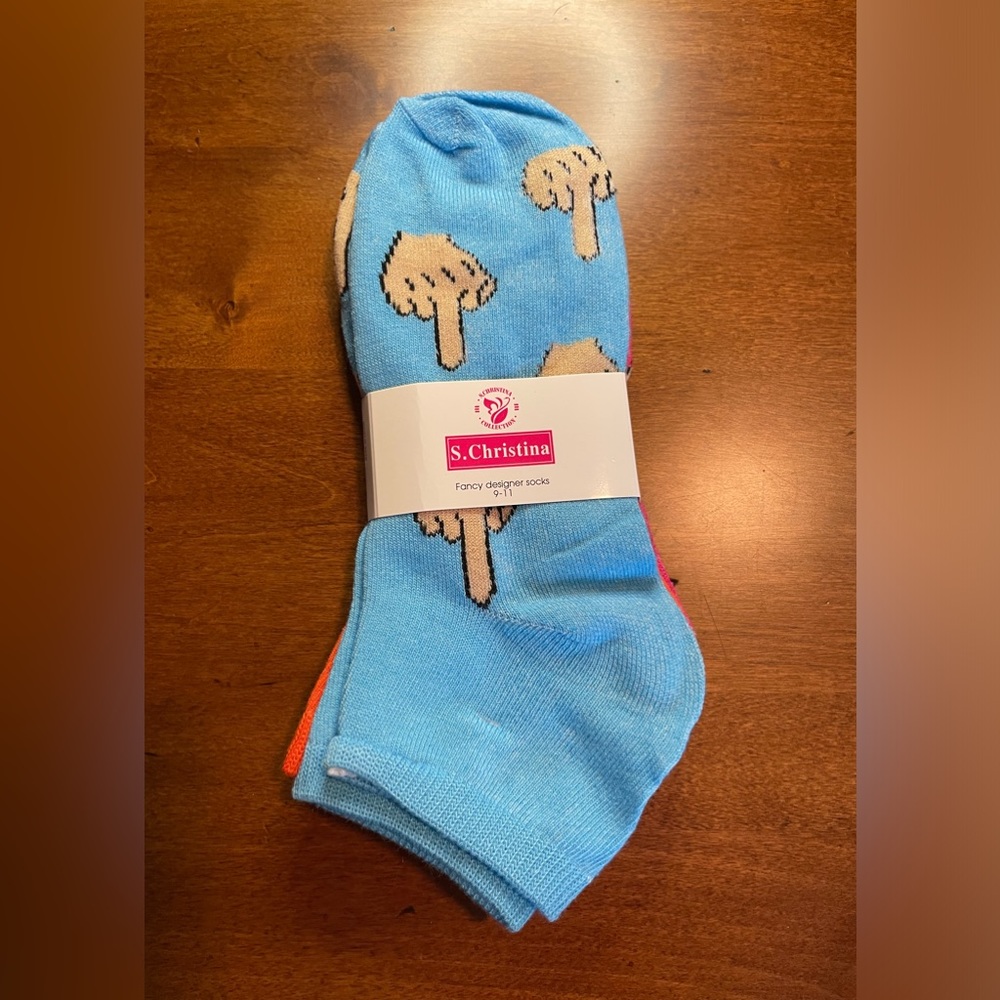 Socks. Women’s Middle Finger Print Socks. New in package.